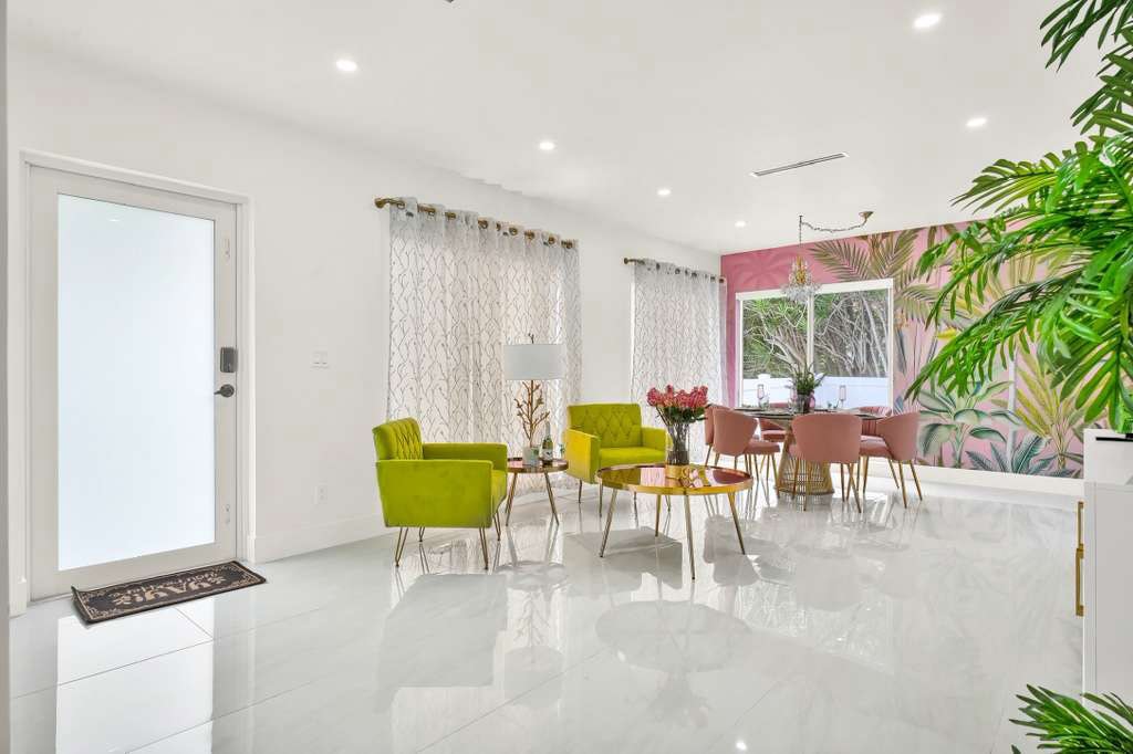 Palm Lux Coral Gables 2-bedroom luxury home minutes from Miami International Airport